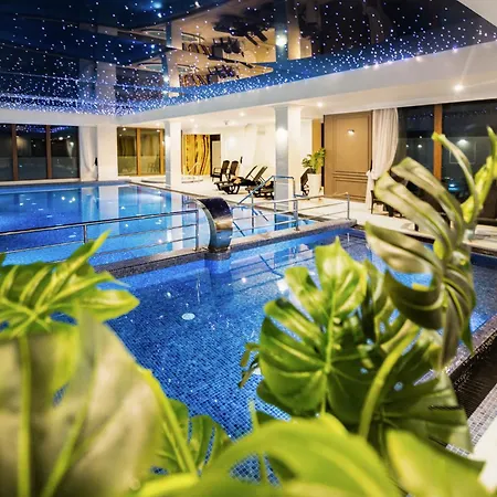 Holiday home Domki Caloroczne Z Wyzywieniem W Kompleksie Amber Park Spa